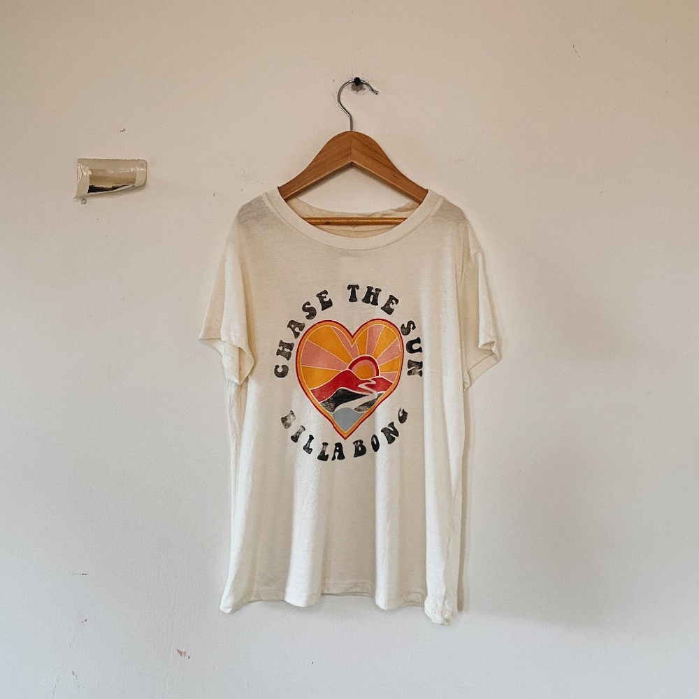 NWT Girls Billabong Tee- Chase the sun